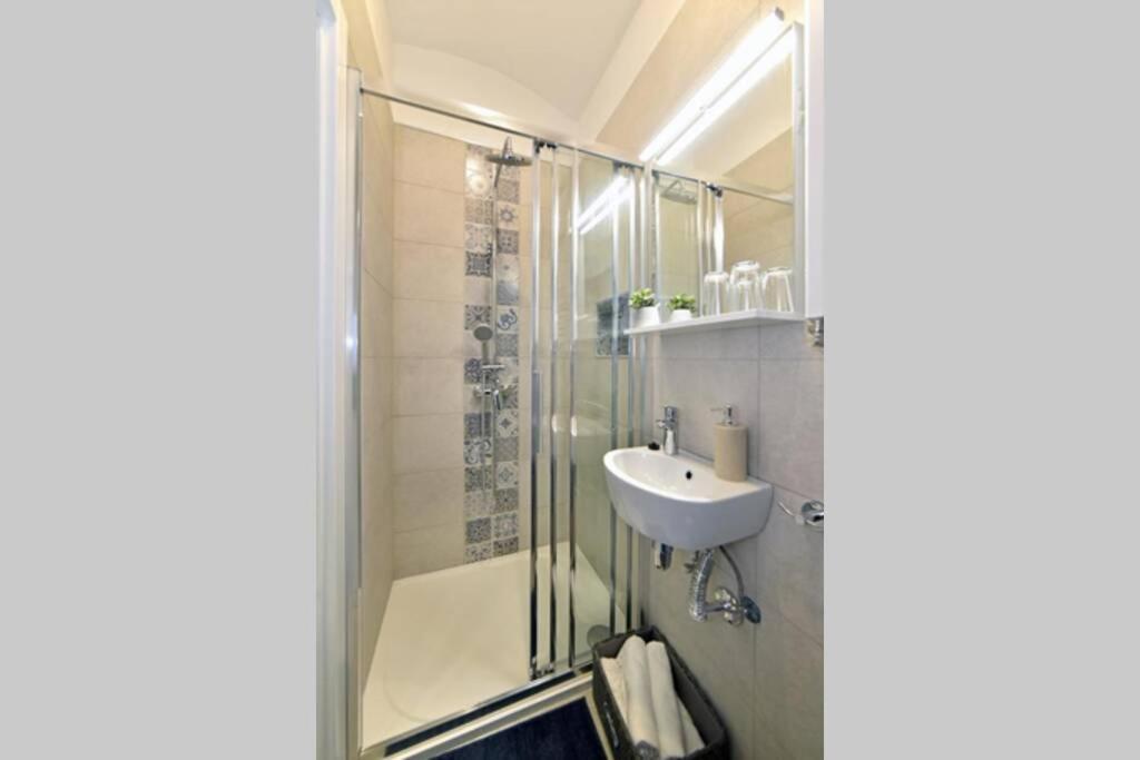 Petit Main Square Apartment Zagreb Ngoại thất bức ảnh