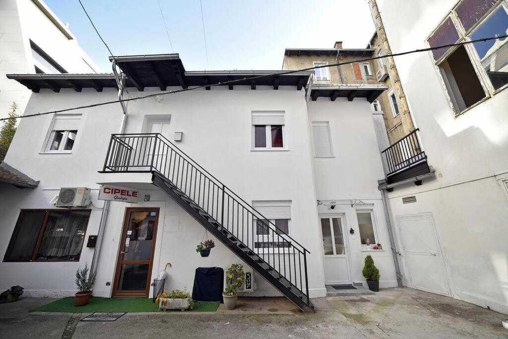 Petit Main Square Apartment Zagreb Ngoại thất bức ảnh